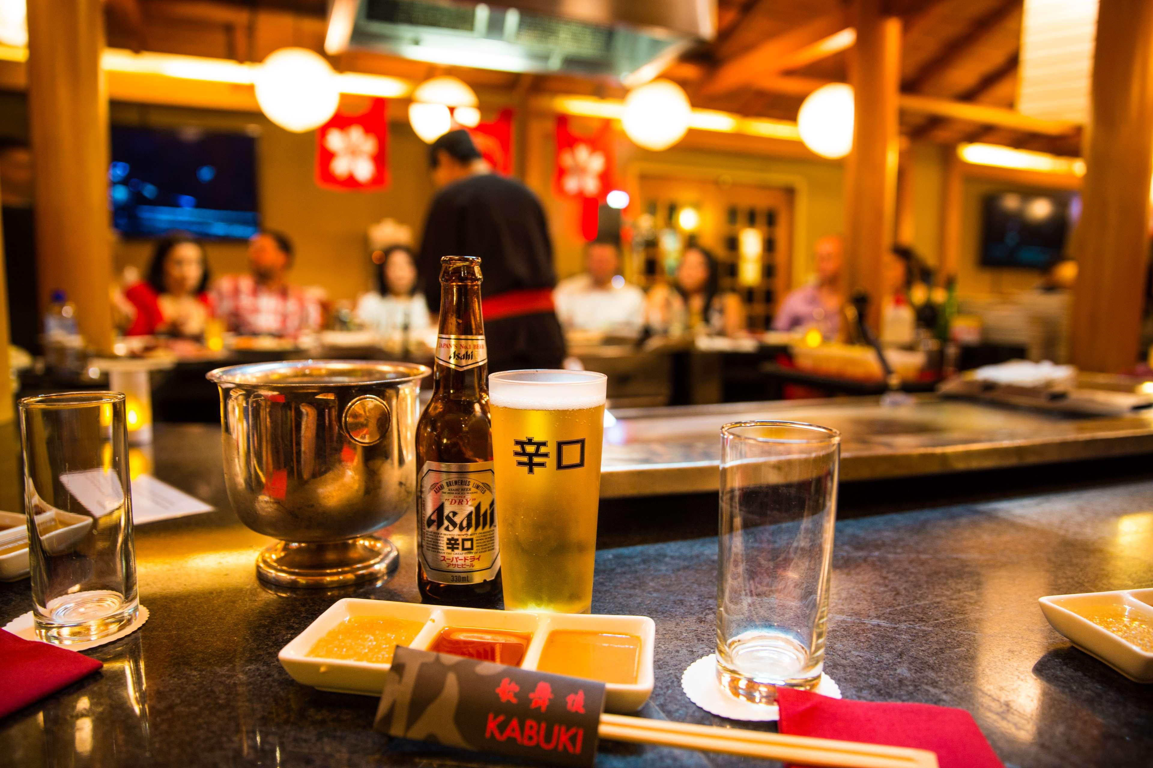 โรงแรมสแตมฟอร์ดพลาซ่าบริสเบน ภายนอก รูปภาพ Beer in a Japanese restaurant
