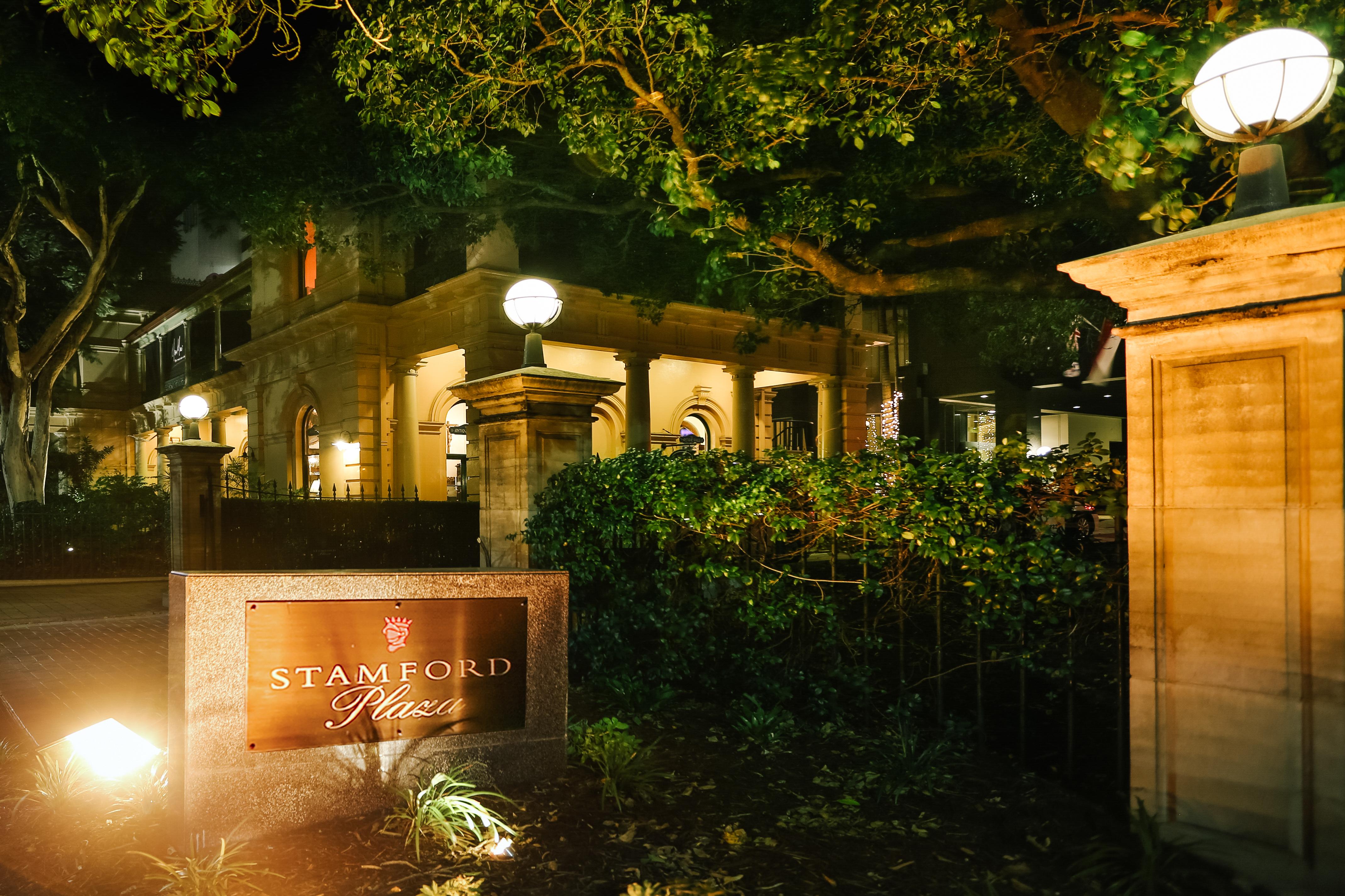 โรงแรมสแตมฟอร์ดพลาซ่าบริสเบน ภายนอก รูปภาพ The entrance to the hotel