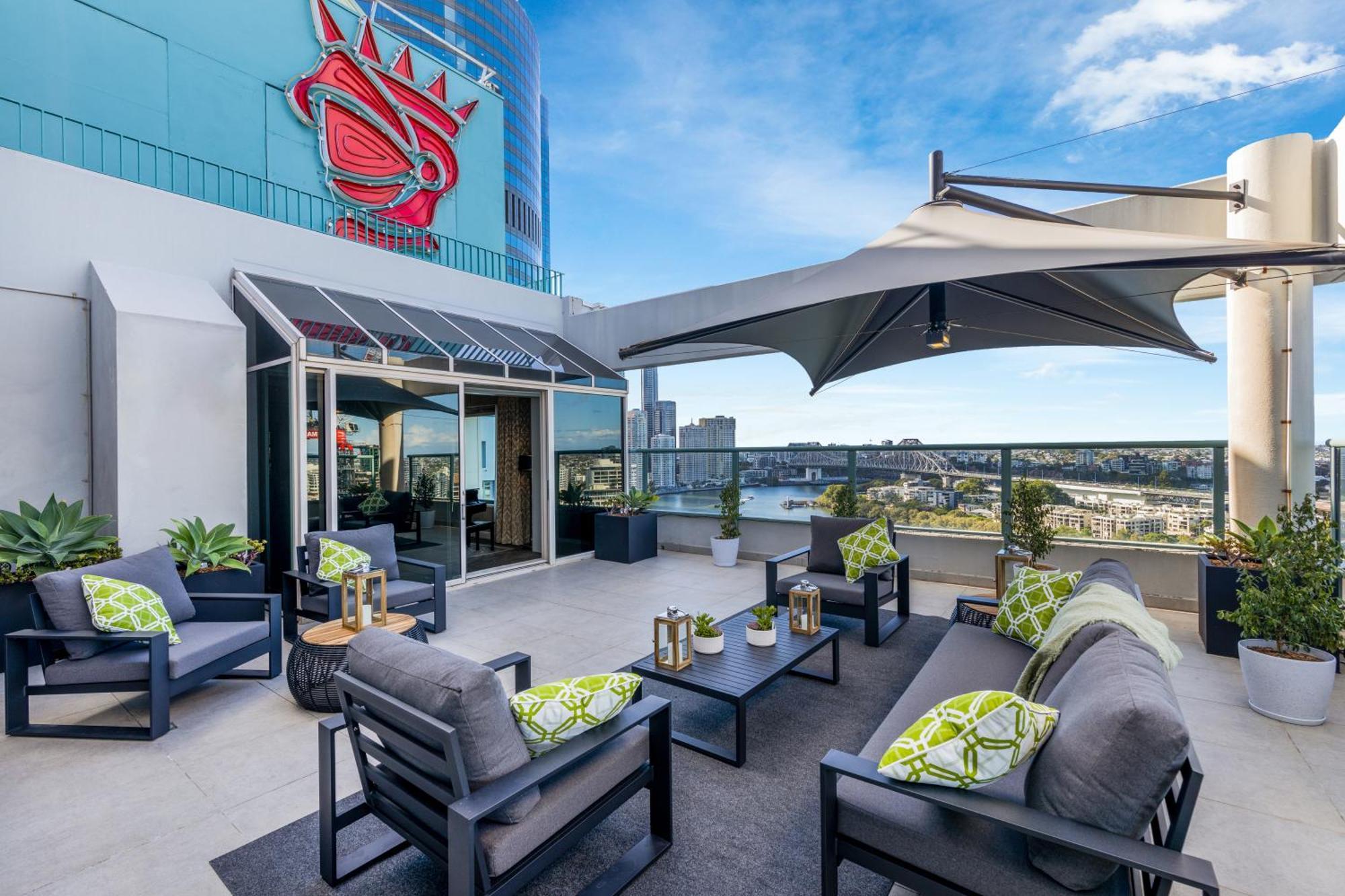 โรงแรมสแตมฟอร์ดพลาซ่าบริสเบน ภายนอก รูปภาพ The rooftop bar at the Hotel