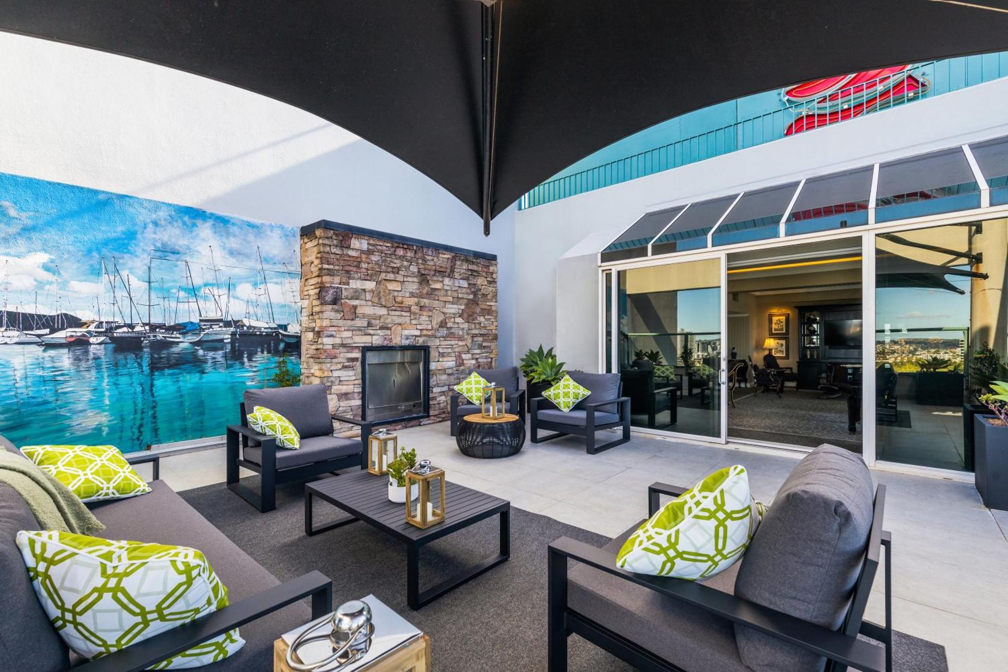 โรงแรมสแตมฟอร์ดพลาซ่าบริสเบน ภายนอก รูปภาพ The Deck at the W Hotel