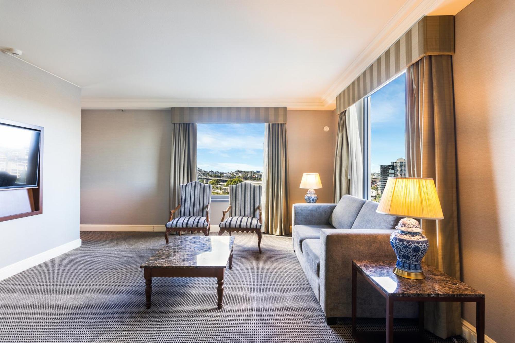 โรงแรมสแตมฟอร์ดพลาซ่าบริสเบน ภายนอก รูปภาพ A suite at the hotel