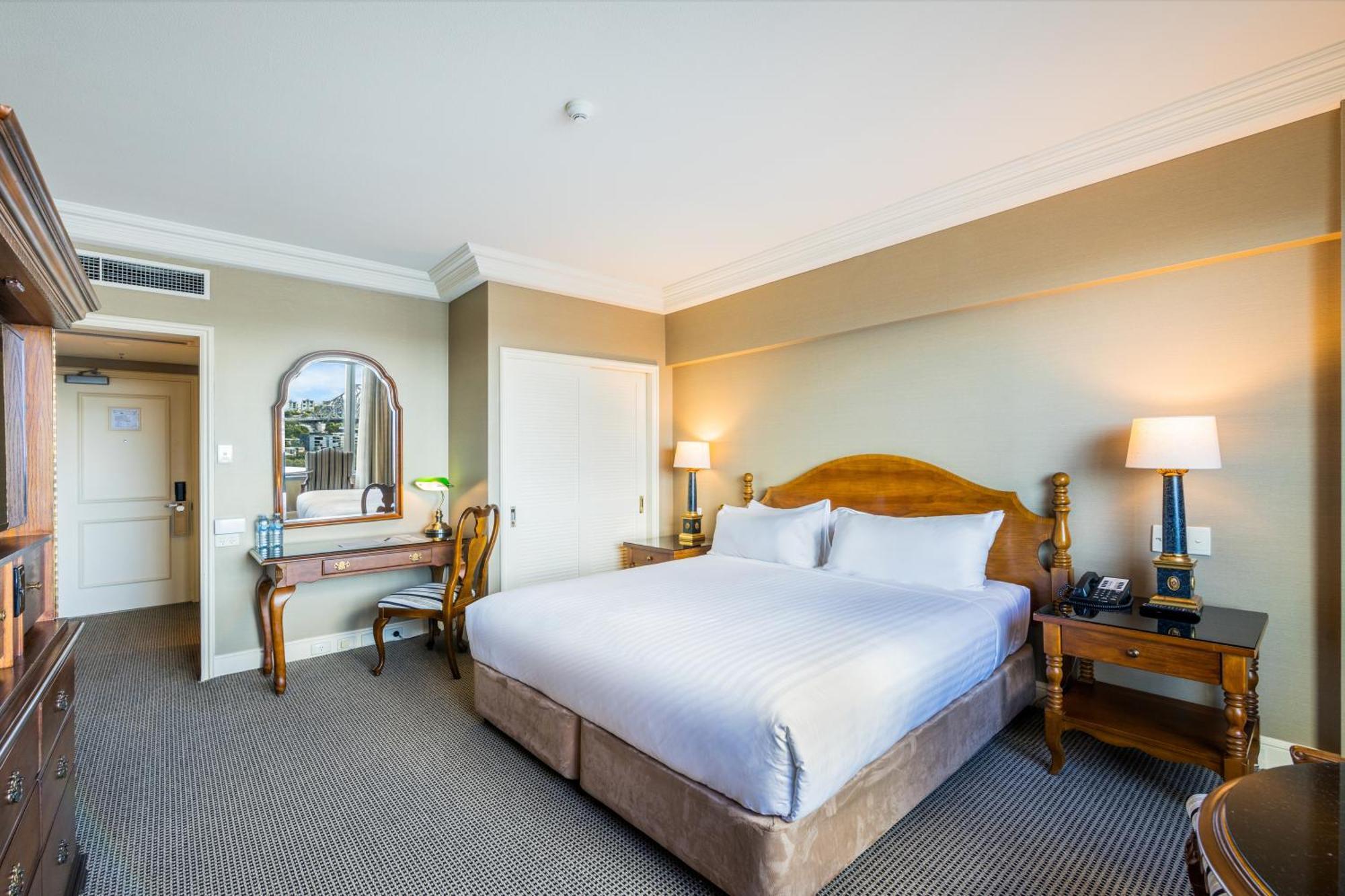โรงแรมสแตมฟอร์ดพลาซ่าบริสเบน ภายนอก รูปภาพ A room at the Cape Town Protea Hotel